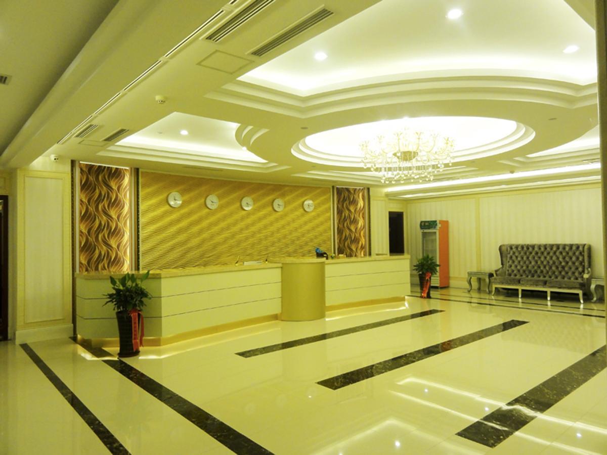 Qingdao Hua Qi Kaiserdom Hotel Екстер'єр фото